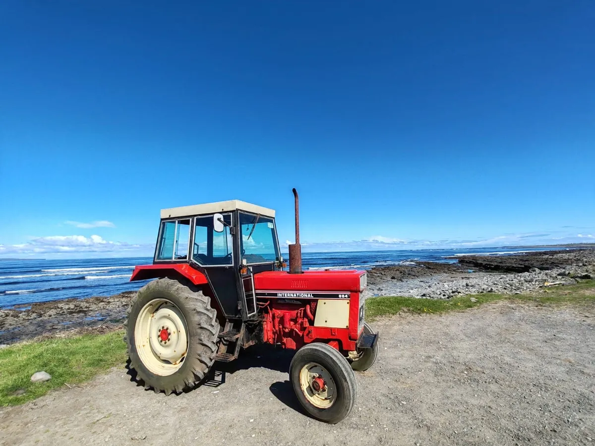 International tractor 884 - Image 1