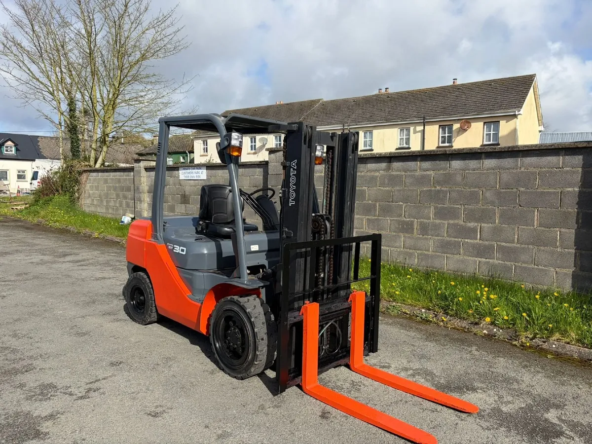 Toyota Forklifts 2.5 ton and 3 ton
