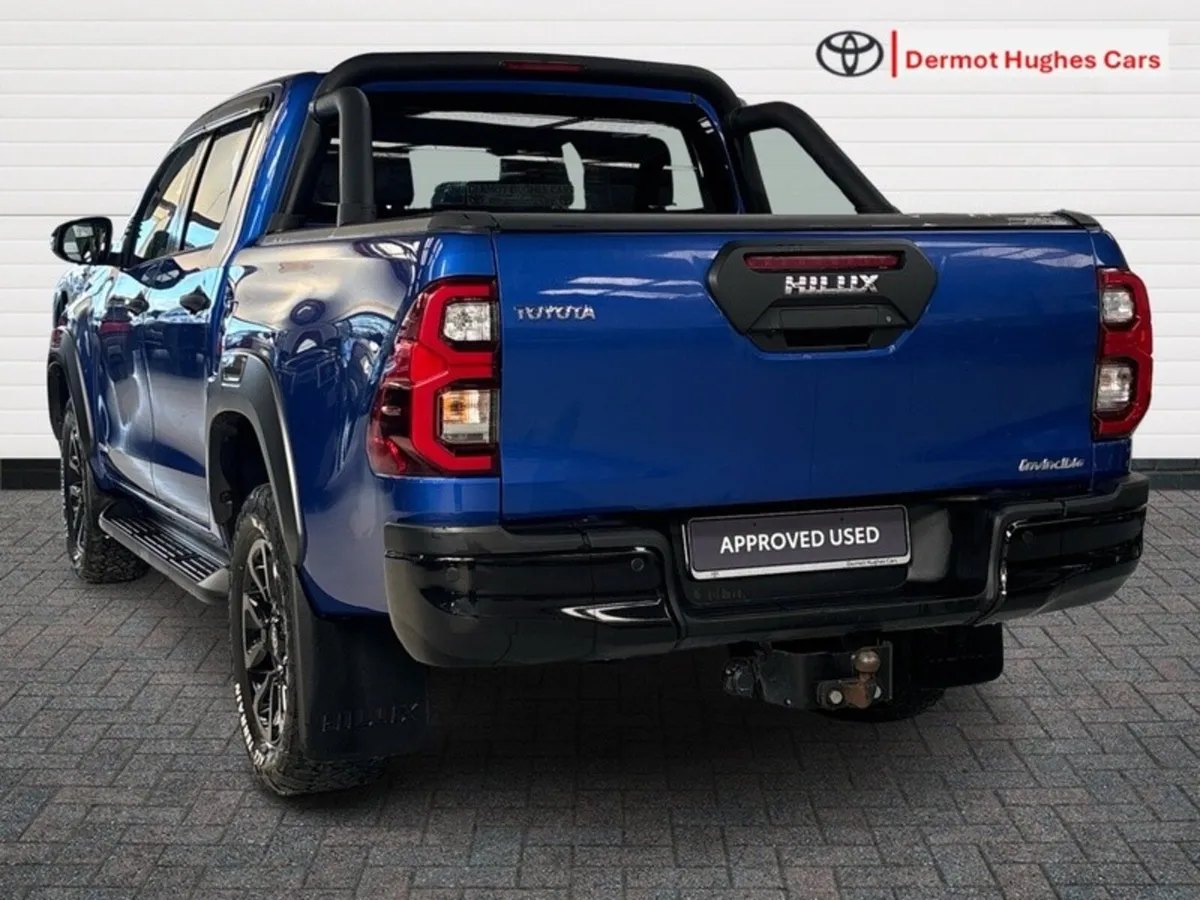 Toyota Hilux 2.8 INVINCIBLE BLACK PACK NO VAT - Image 2