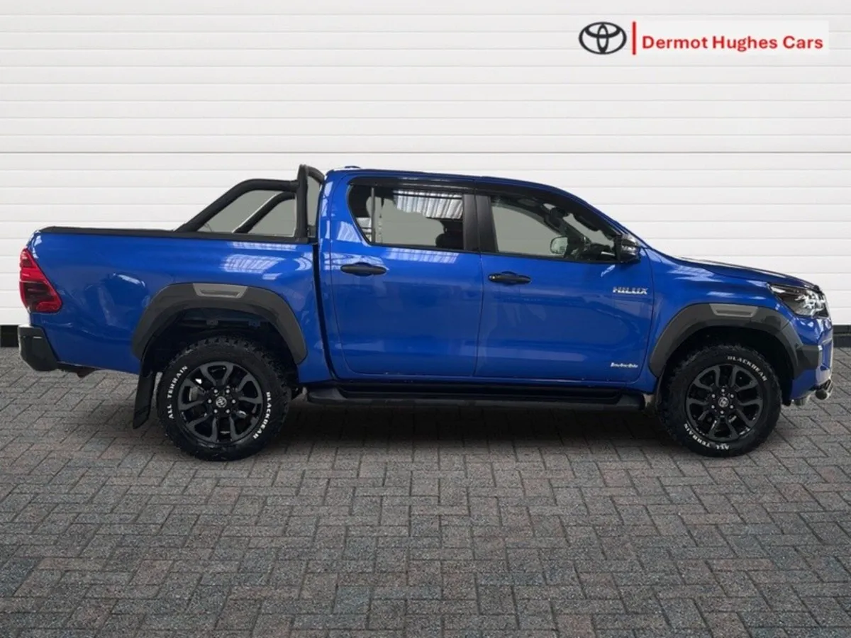 Toyota Hilux 2.8 INVINCIBLE BLACK PACK NO VAT - Image 3