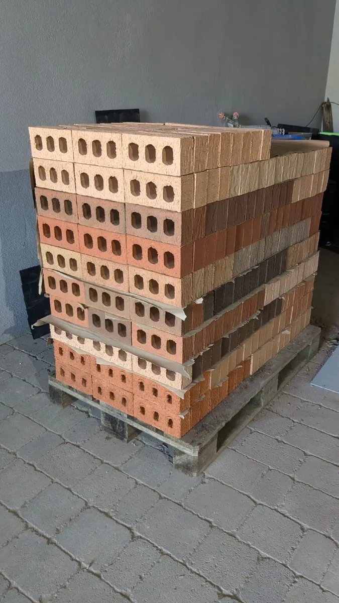 Clay bricks - Image 1