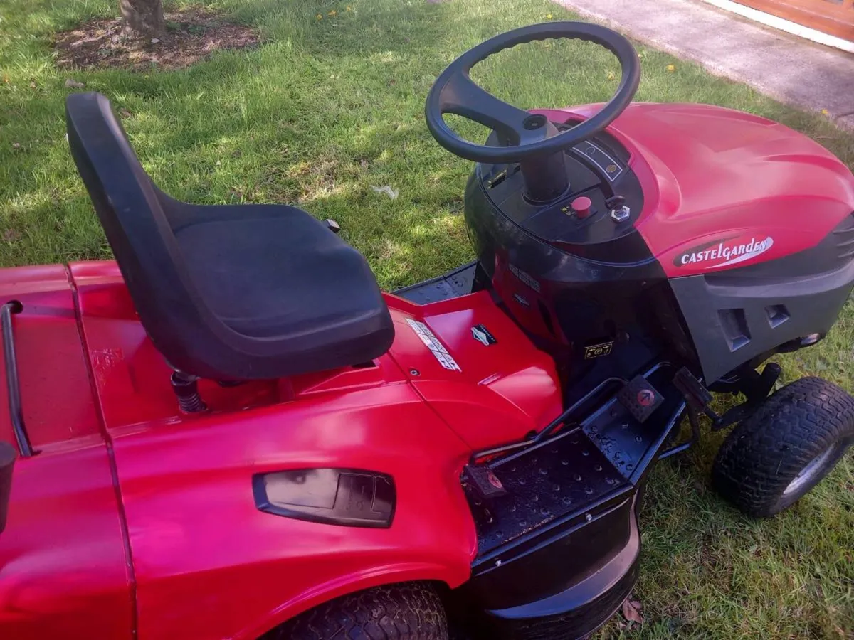 Ride on lawnmower - Image 3