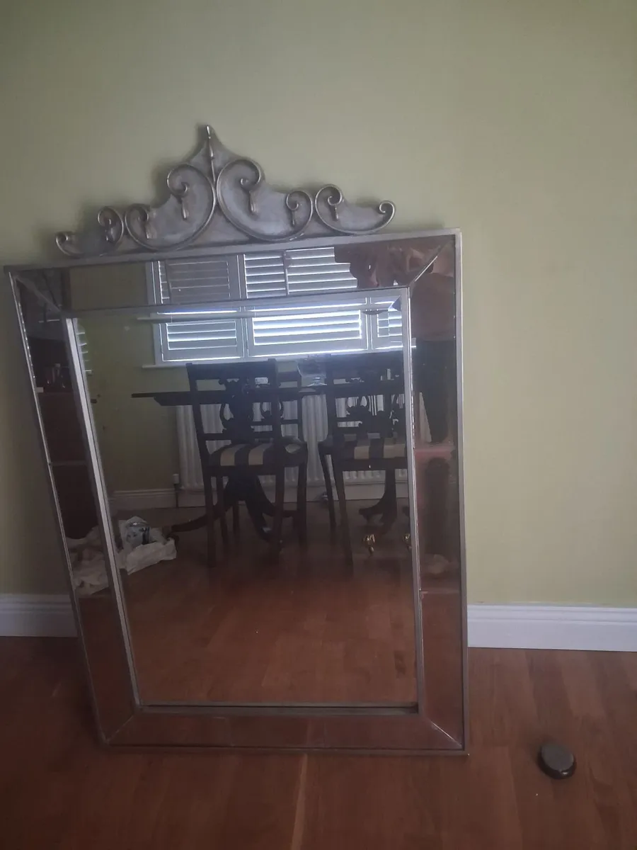 Mirror.  And pictures Free - Image 2