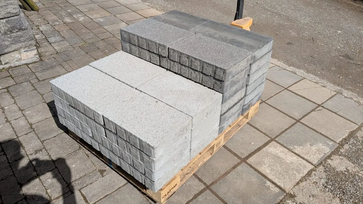 Large paving blocks