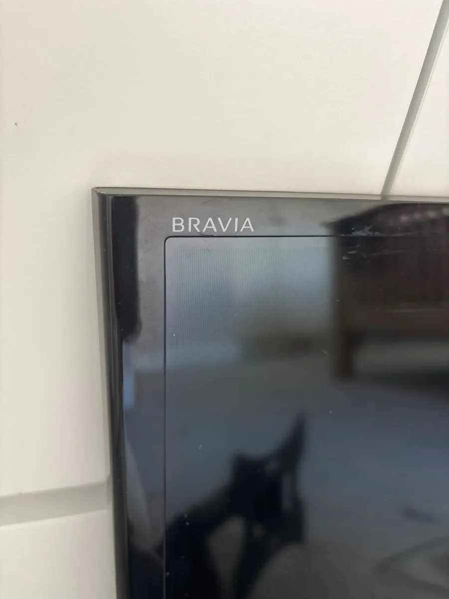 Sony Bravia smart TV 15” - Image 3