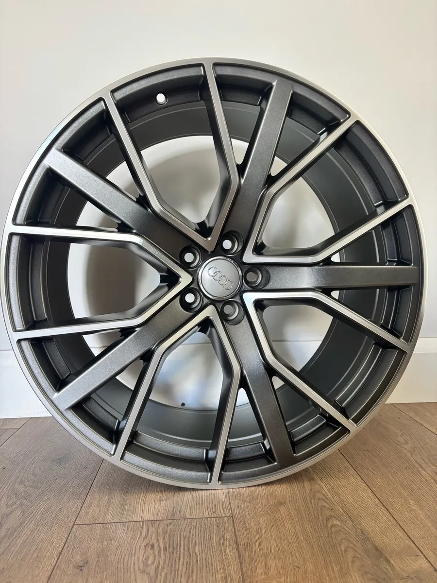 Genuine Audi 22 inch - Image 1