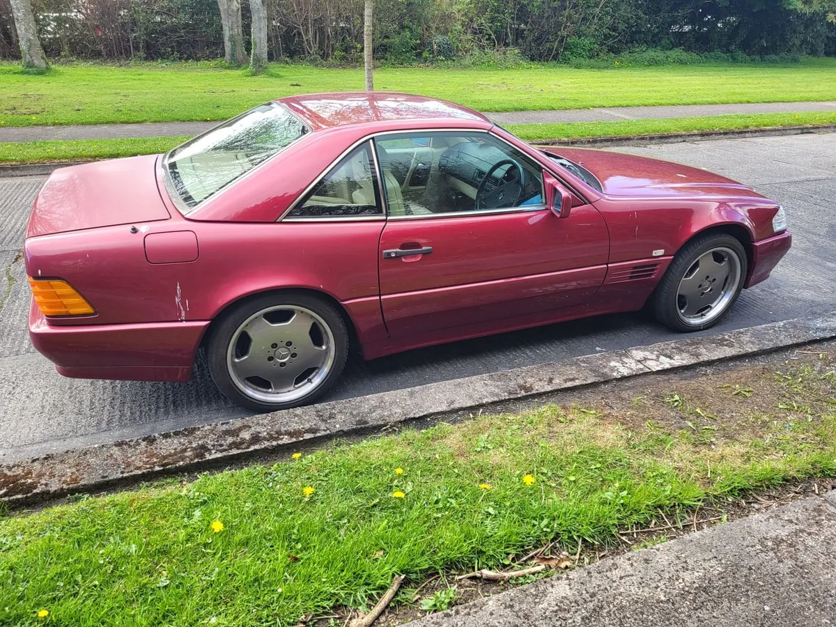 Mercedes SL 300 - Image 2