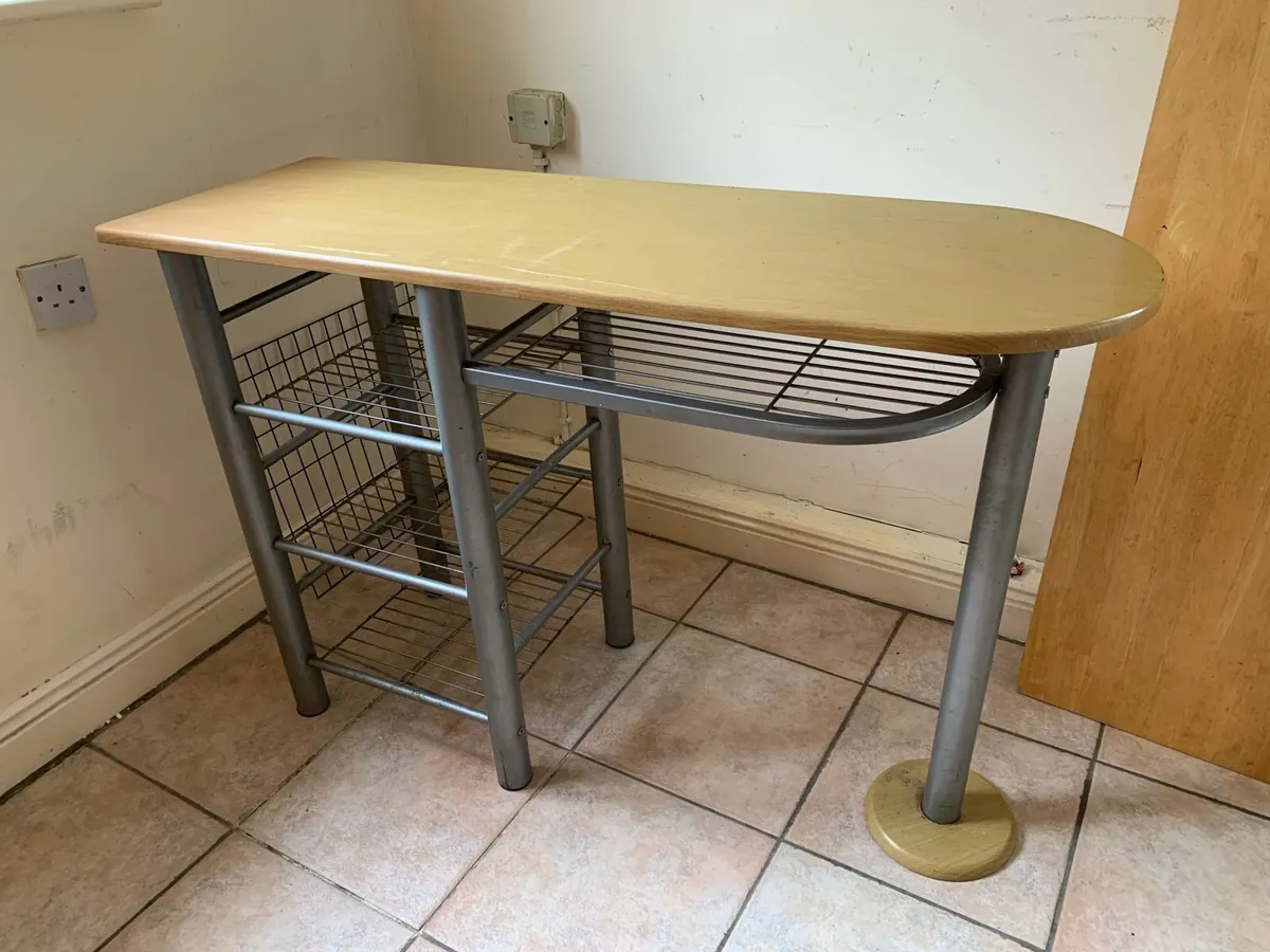 Kitchen island - Image 2