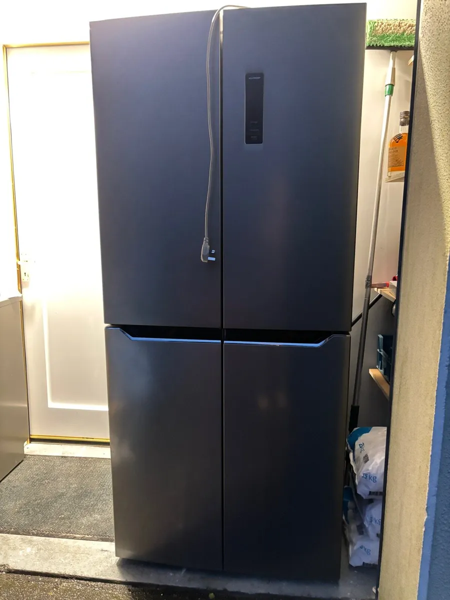 Fridge/freezer - Image 1