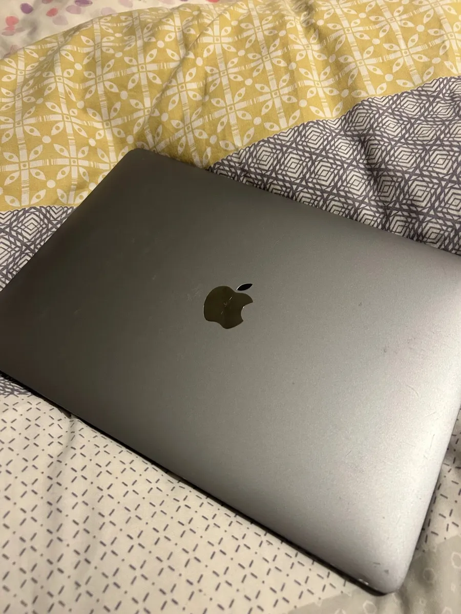 Broken MacBook - Image 3