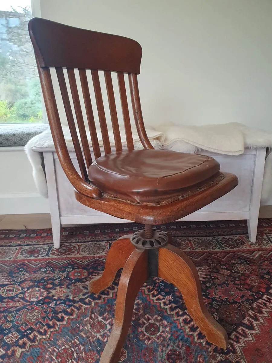 Antique vintage oak swivel office chair - Image 1