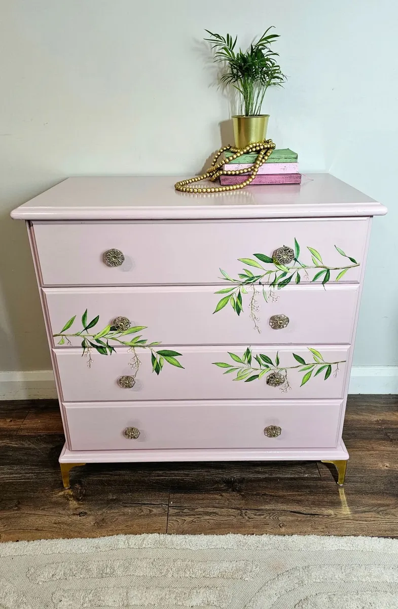 Chest of drawers - Image 1