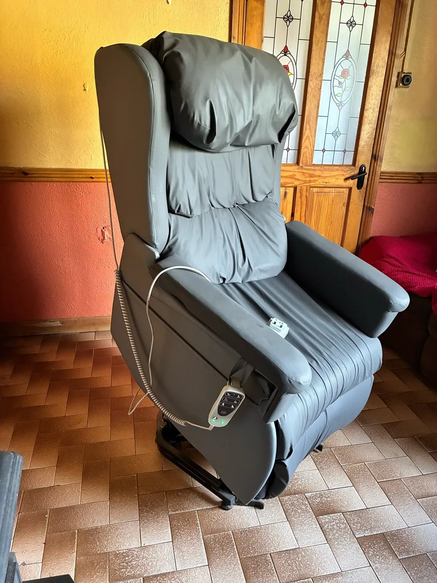 Configura Comfort Riser Recliner Armchair - Image 3