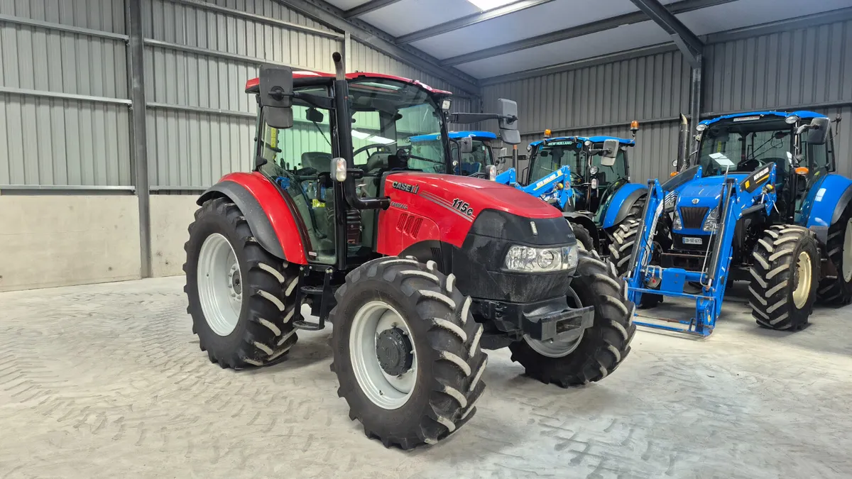 CASE Farmall 115c - Image 3