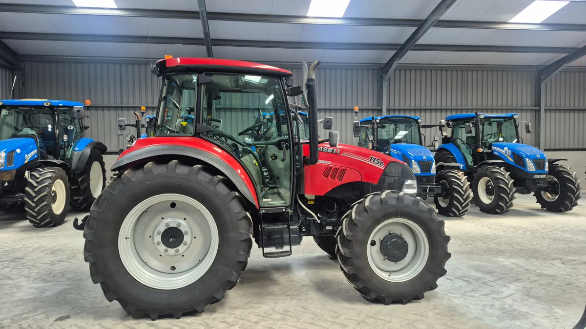 CASE Farmall 115c - Image 4