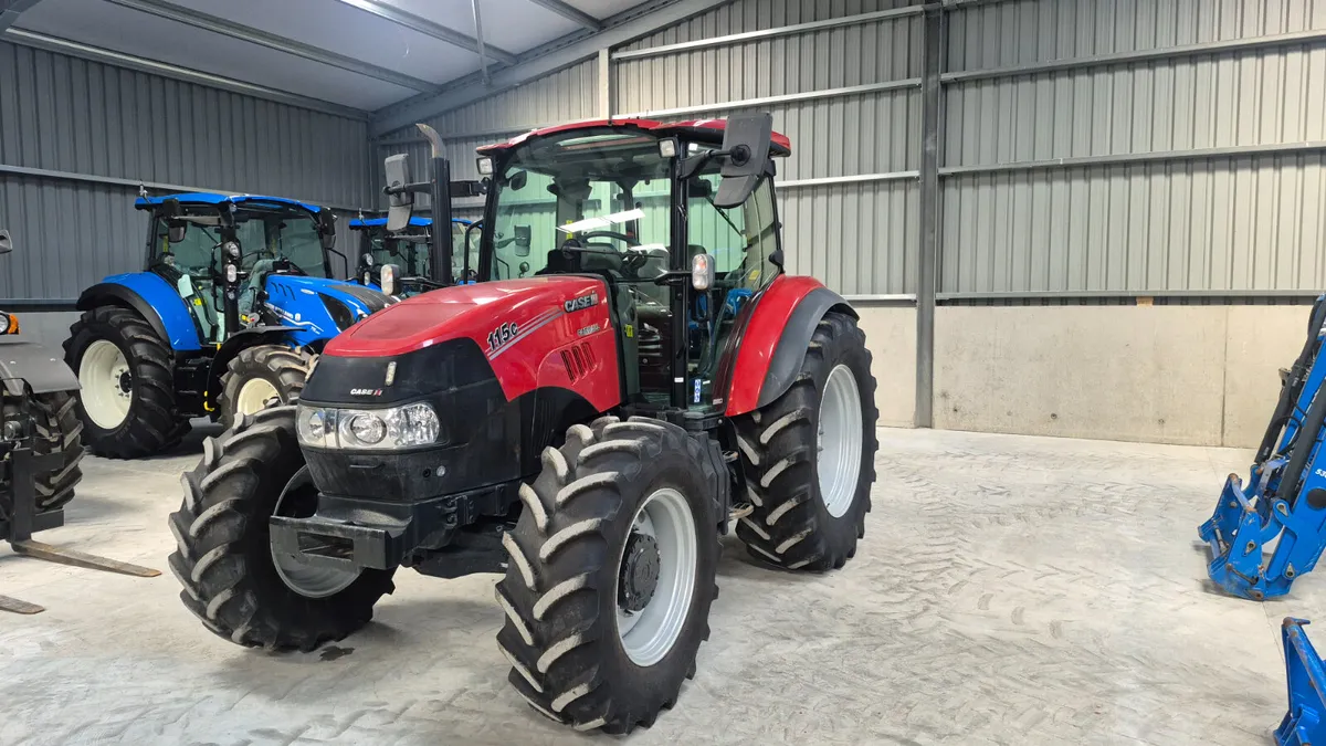 CASE Farmall 115c - Image 1