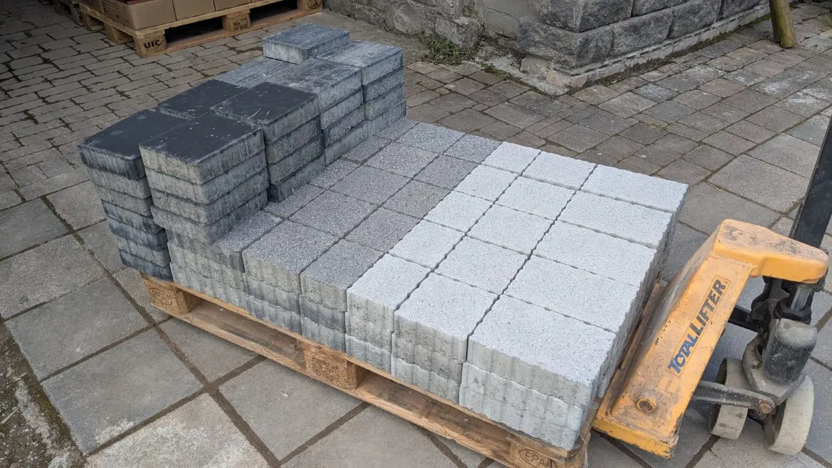 Small paving blocks