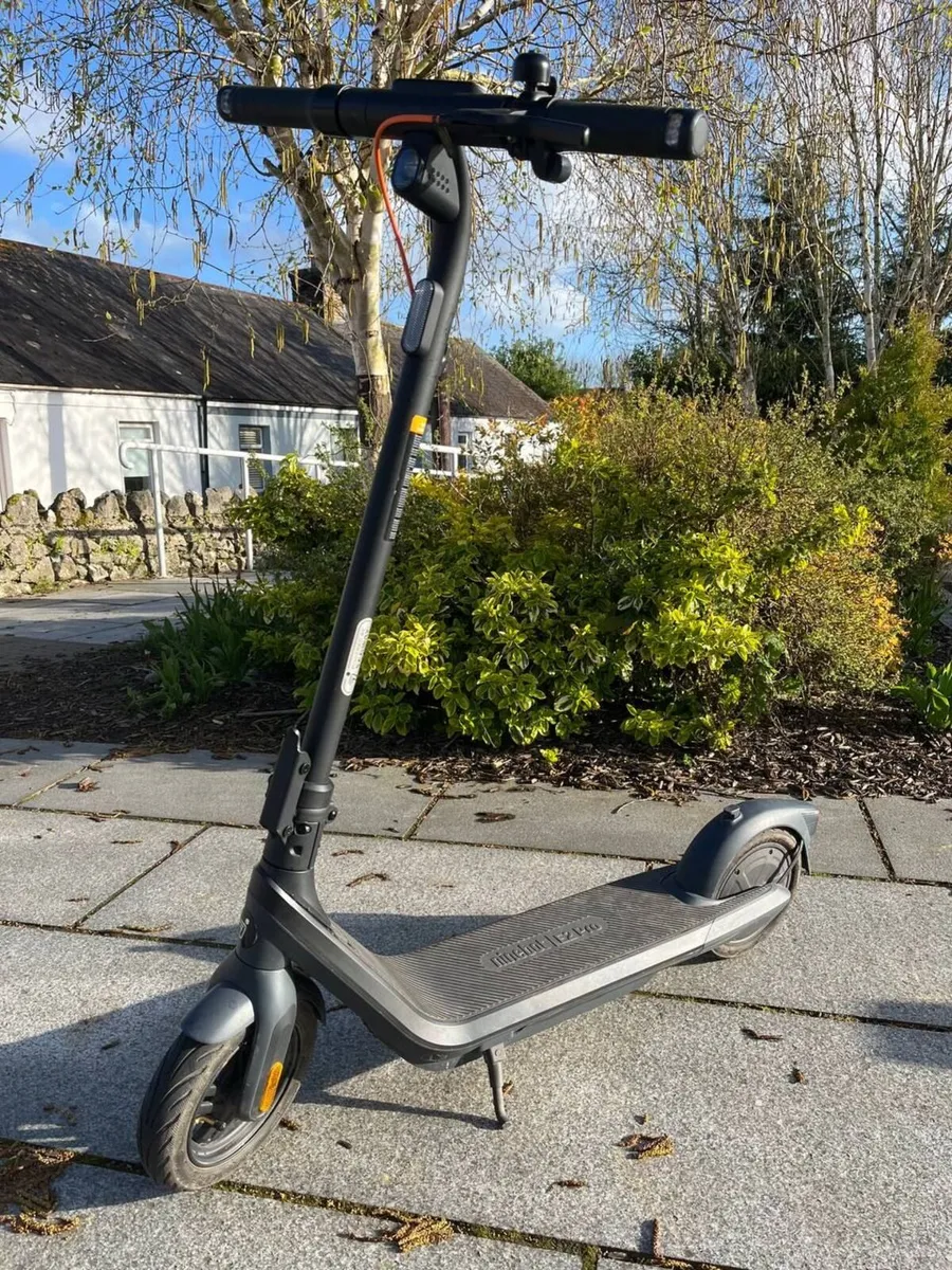 Electric scooter - Image 2