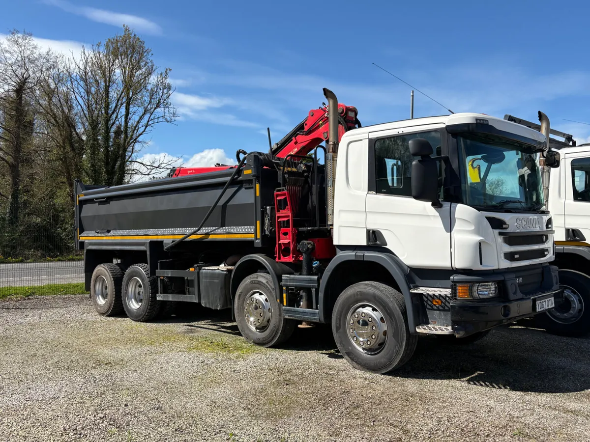 2018 Scania P410 8x4 Tipper grab - Image 1