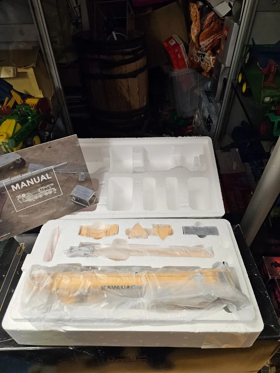 Corgi WSI Kavanagh Crane Hire Crane 1.50 - Image 3