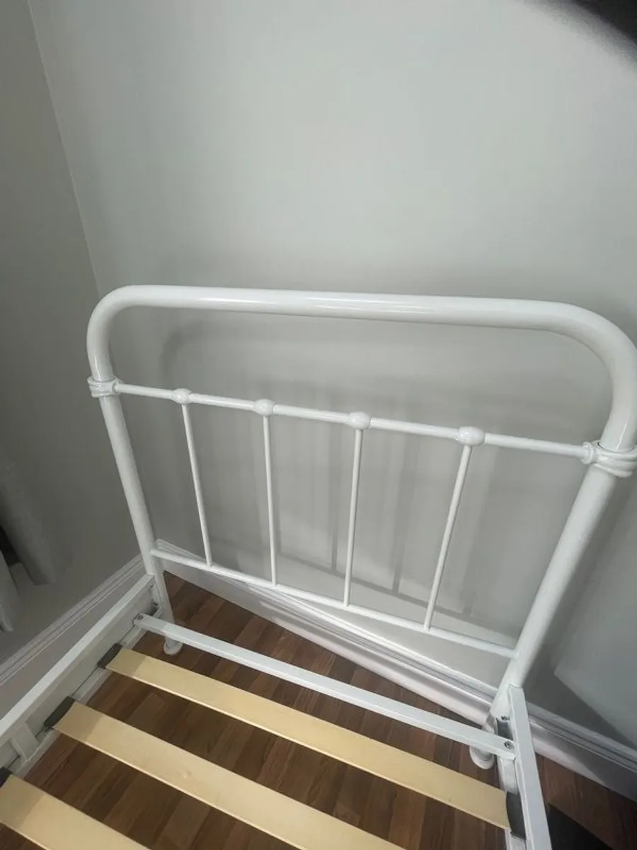 Metal bed - Image 2
