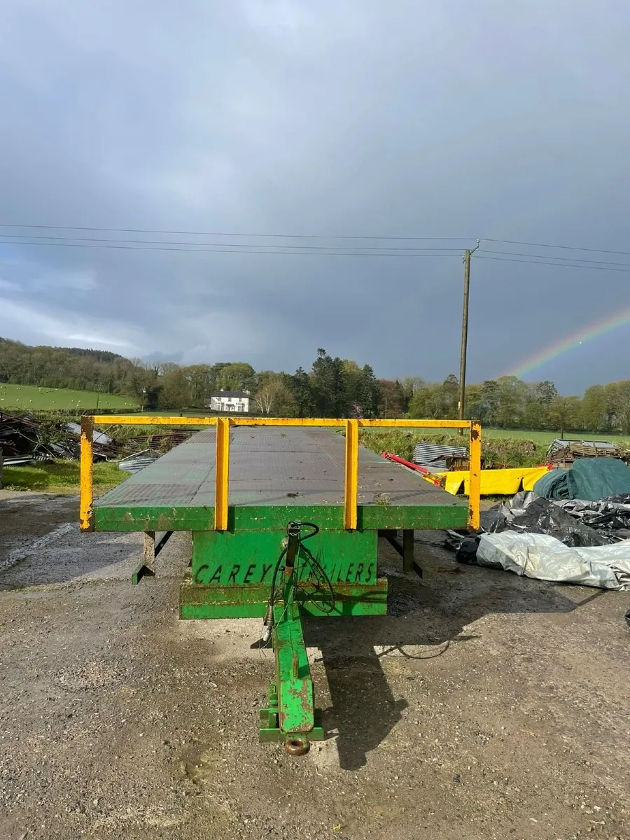 Bale trailer - Image 1
