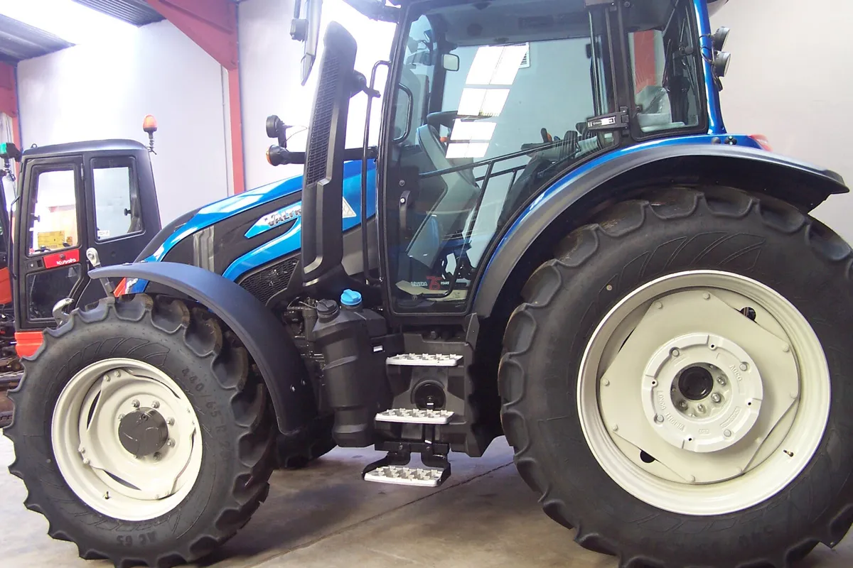 New Valtra G135 - Image 2
