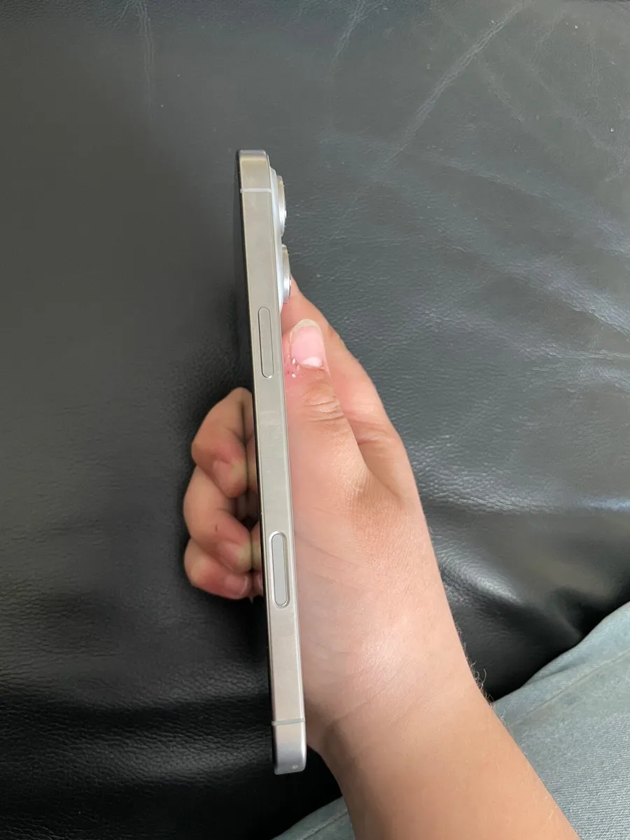 iPhone 16 pro max - Image 3