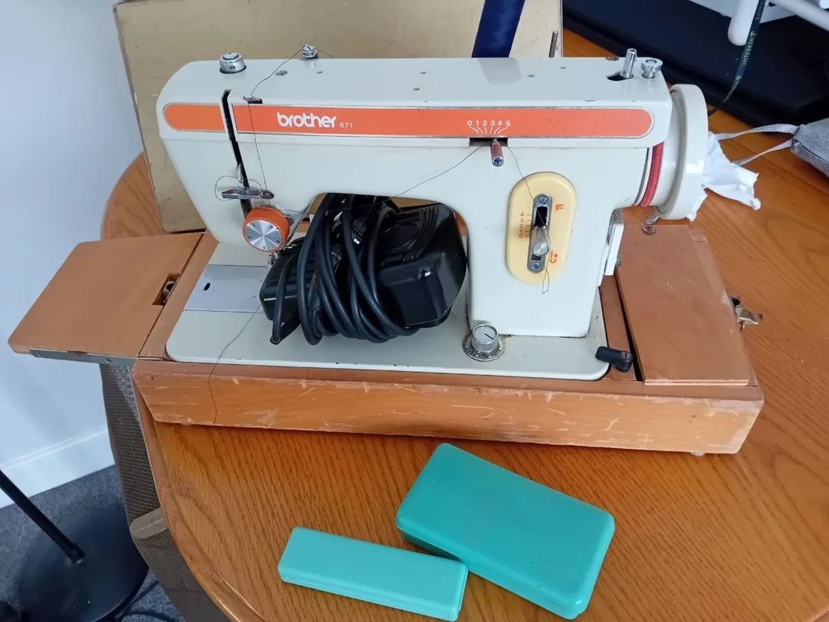 Brother 671 Sewing Machine - Image 1
