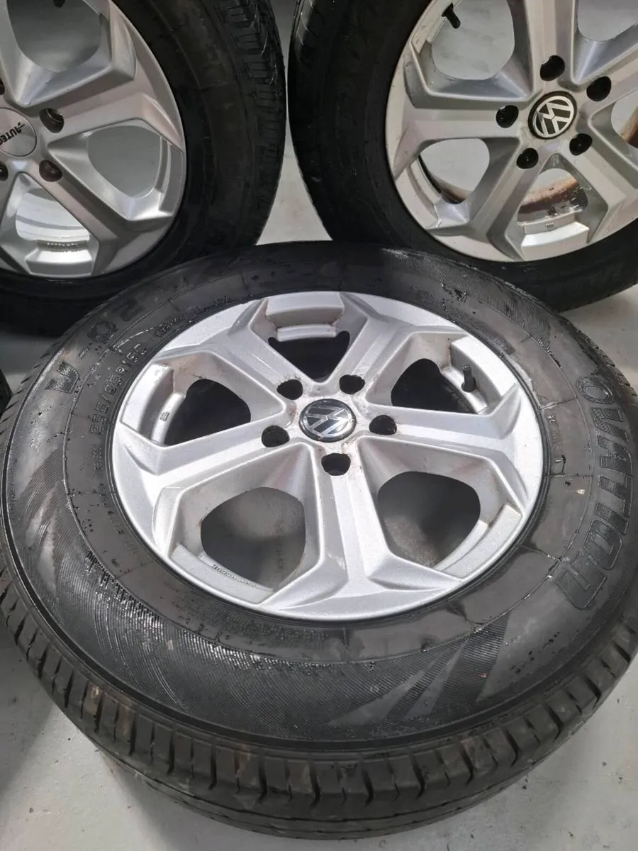 5 Vw transporter alloy wheels - Image 3