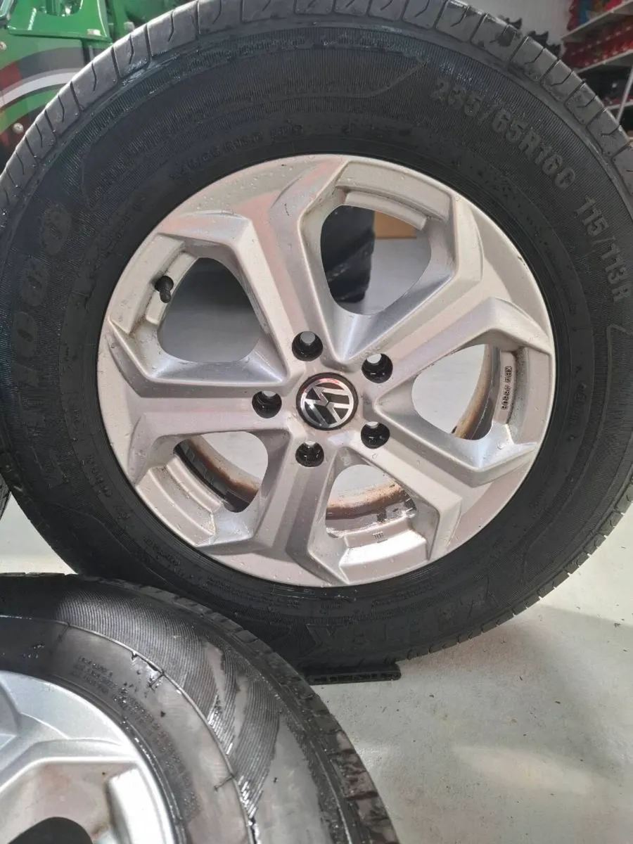 5 Vw transporter alloy wheels - Image 4