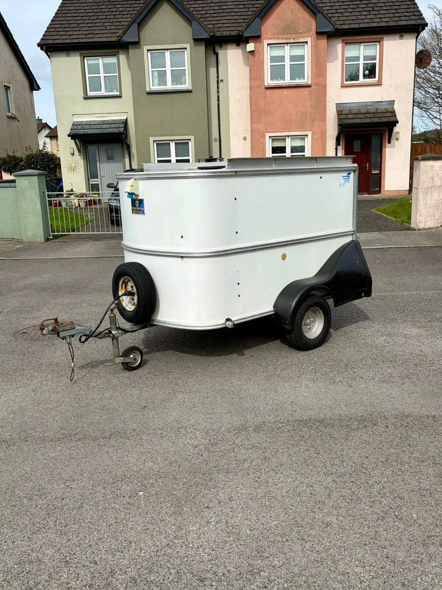 Ivor willams box van trailer - Image 1
