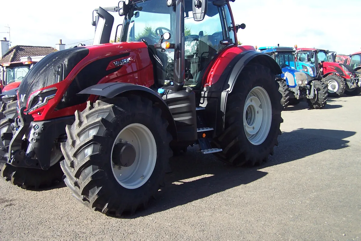 New Valtra T155A - Image 3