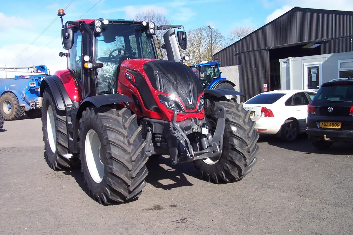 New Valtra T155A - Image 2