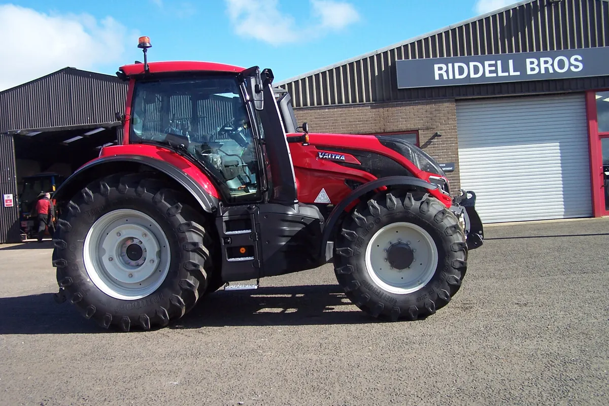 New Valtra T155A - Image 1