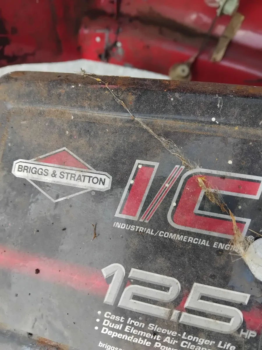 Jonsered ride on mower 12.5hp priced - Image 2