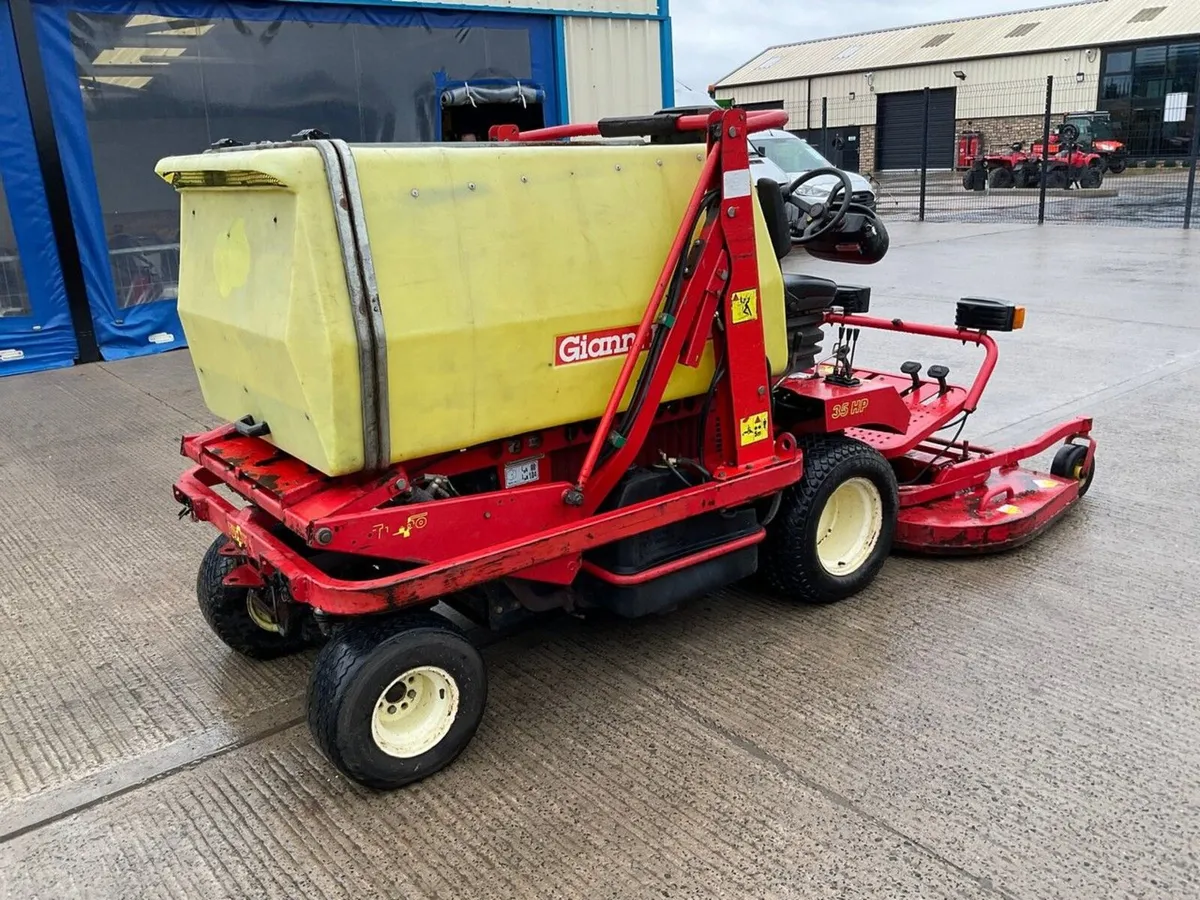 GINANI FERRARI 35HP TURBO 4 HIGH TIP LAWNMOWER - Image 3