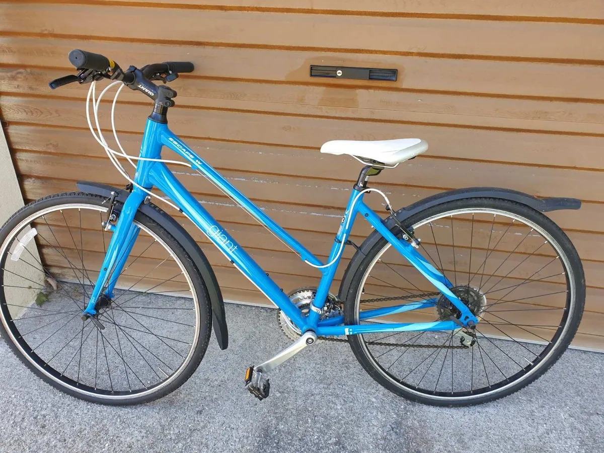 Ladies bicycle - Image 2