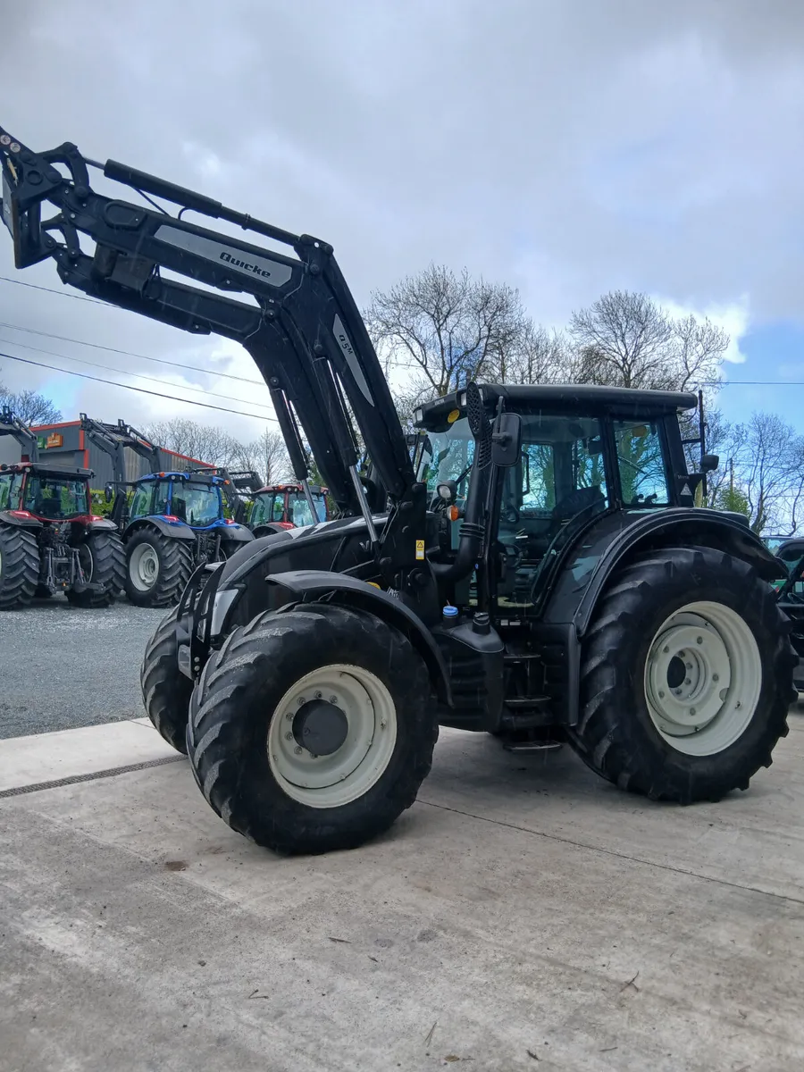Valtra N163V & Loader - Image 3