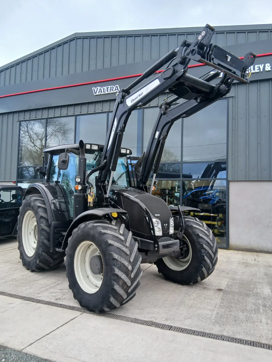Valtra N163V & Loader - Image 2