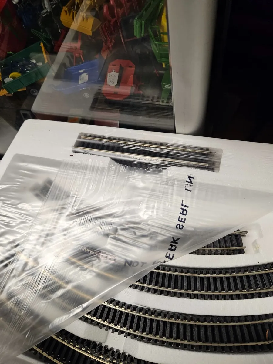 Hornby OO Gauge Spirit of the North Train Set - Image 2