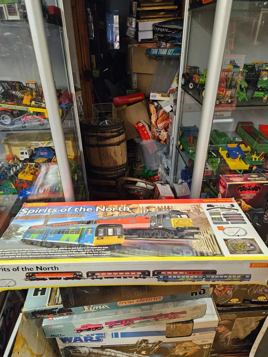 Hornby OO Gauge Spirit of the North Train Set - Image 1