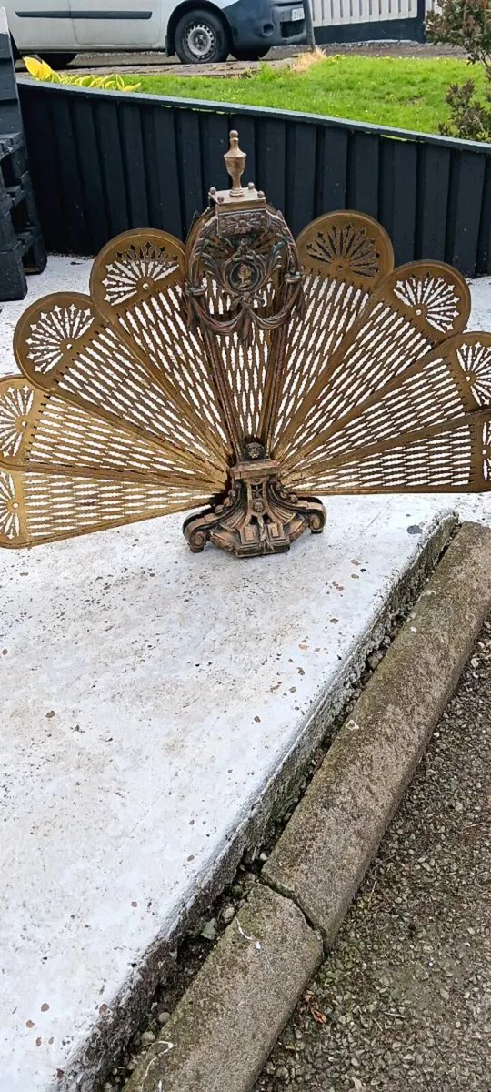 Antique fire guard - Image 1