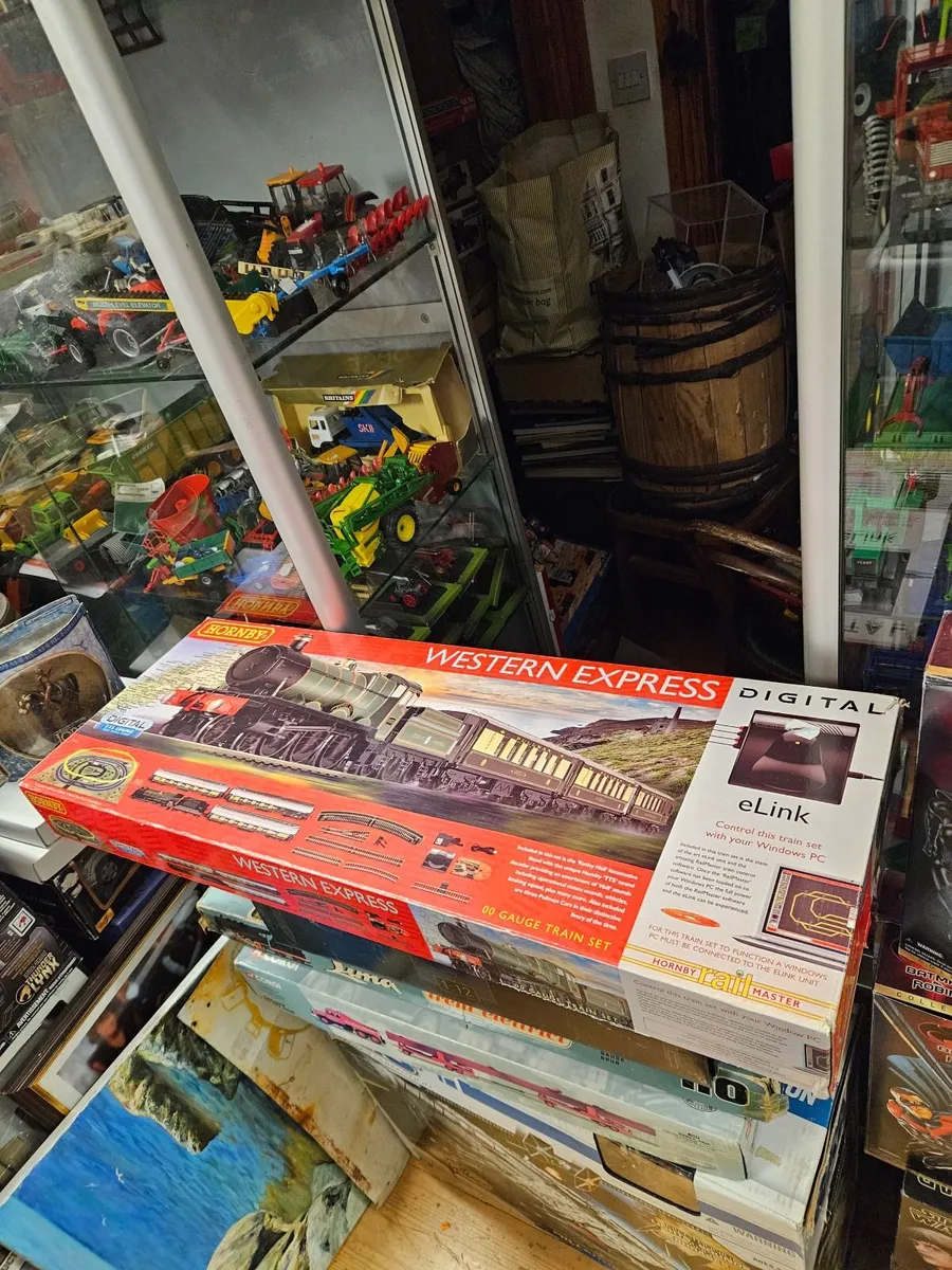 Hornby OO Gauge Western Express Train Set - Image 1