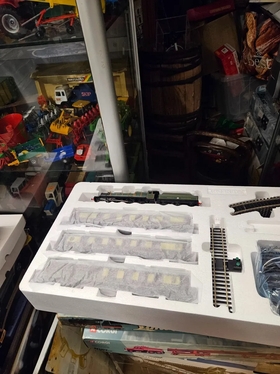Hornby OO Gauge Western Express Train Set - Image 2