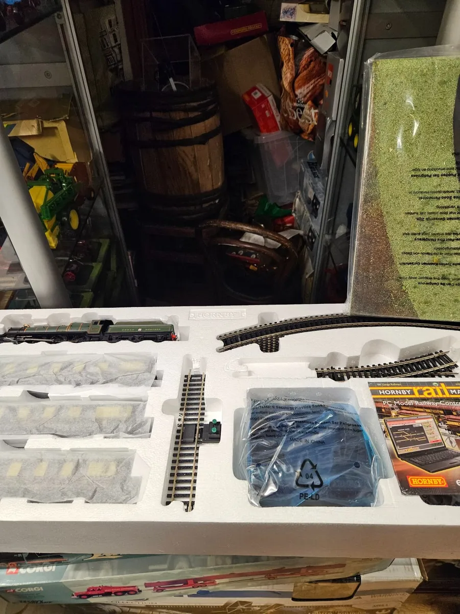 Hornby OO Gauge Western Express Train Set - Image 4