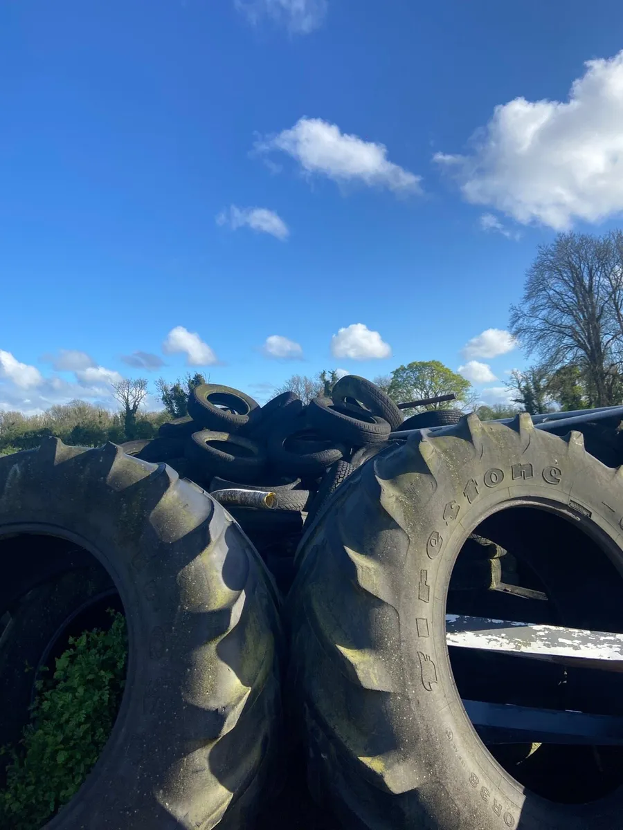 Tyres, pit covers free - Image 1