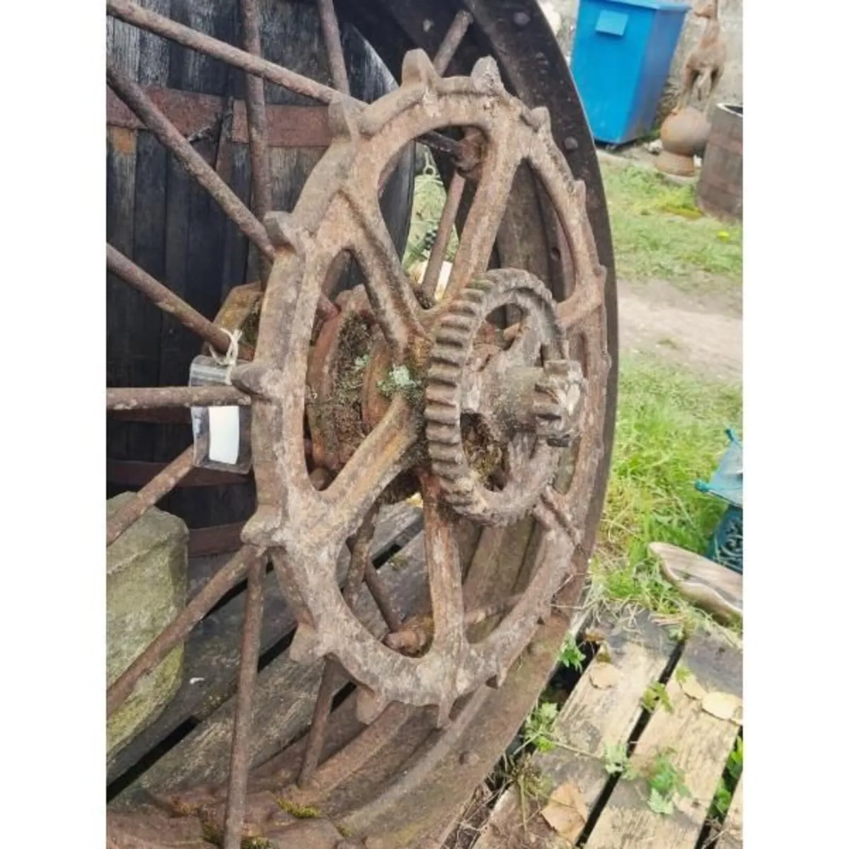 Large Heavy Cast Iron Wheel KAS1244 - Image 2