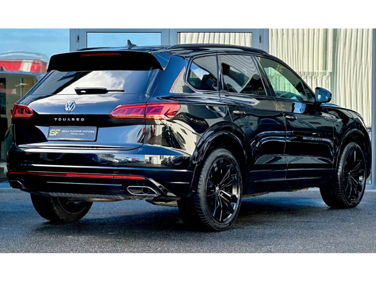 Volkswagen Touareg ++PLUS VAT++ 3.0 V6 BLACK EDITI - Image 4