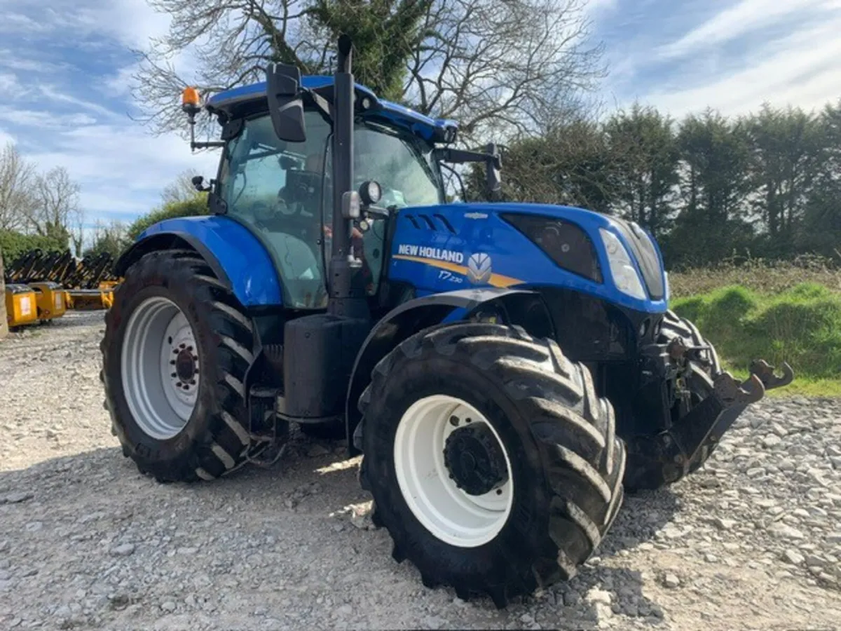 NEW HOLLAND T7.230 (2018, 4900 hrs): 11017700 - Image 1